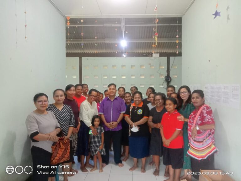 Kunjungan Kasih ke Asrama Putri STT Abepura